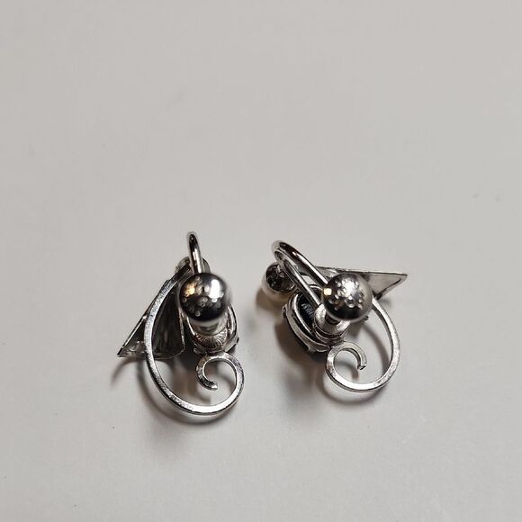 Sterling Silver and Black Earrings with Pearl Accent DCE vintage Screw Back - Picture 2 of 3